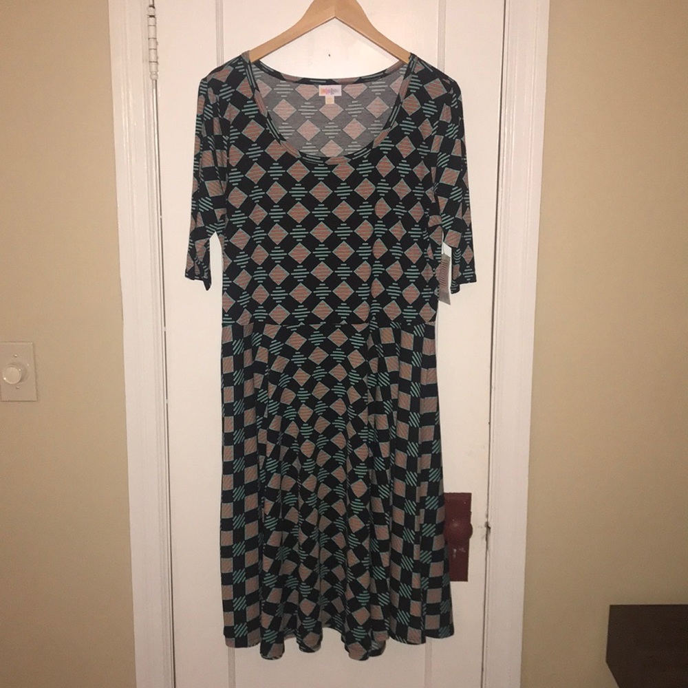 LulaRoe NWT Nicole Style Dress - 3x- Cute Dress!!